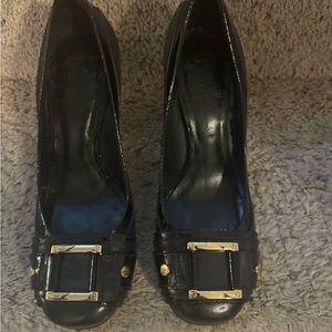 Tory Burch Black Leather Chunky Heel Pumps in Size 6.5